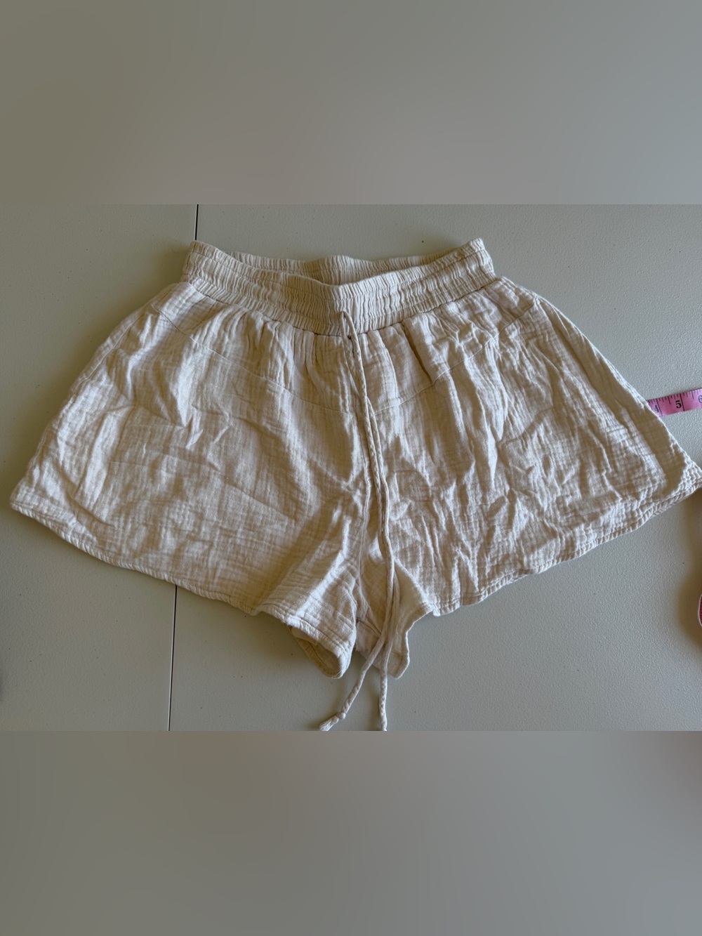 Pink Lily Cream Gauze Elastic Waist Drawstring Shorts - Size M